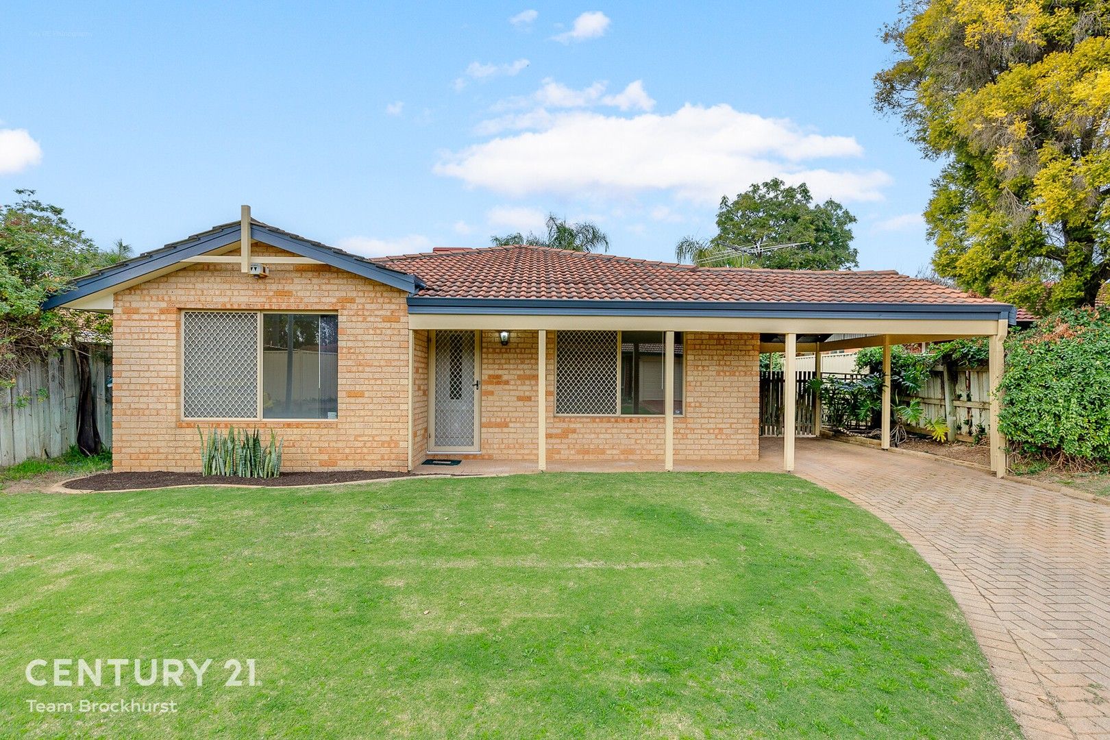 4 bedrooms House in 4 Hillview Court GOSNELLS WA, 6110