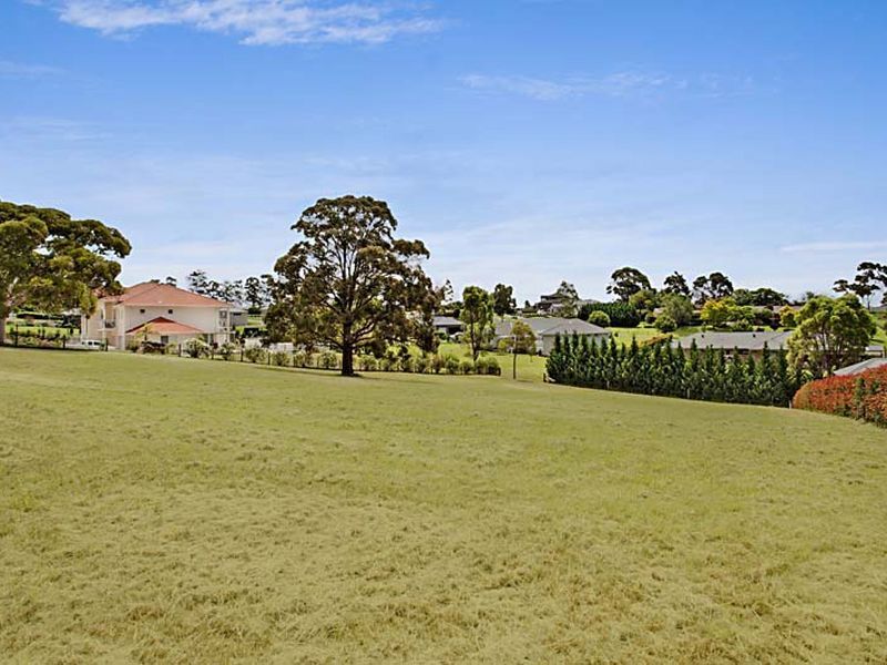 60 The Old Oaks Road, Grasmere NSW 2570, Image 2
