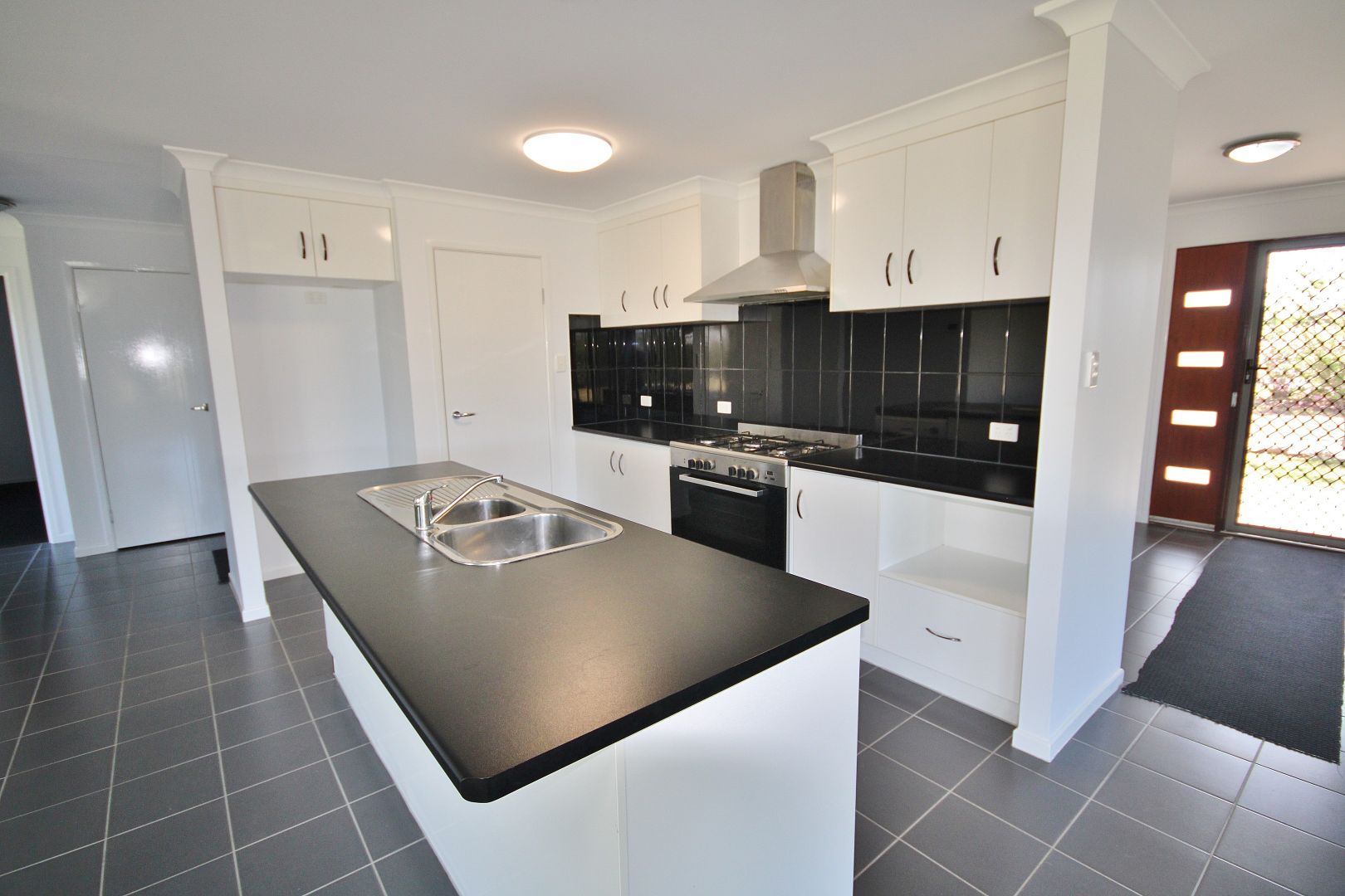 33 James Cook Drive, Dalby QLD 4405 Domain