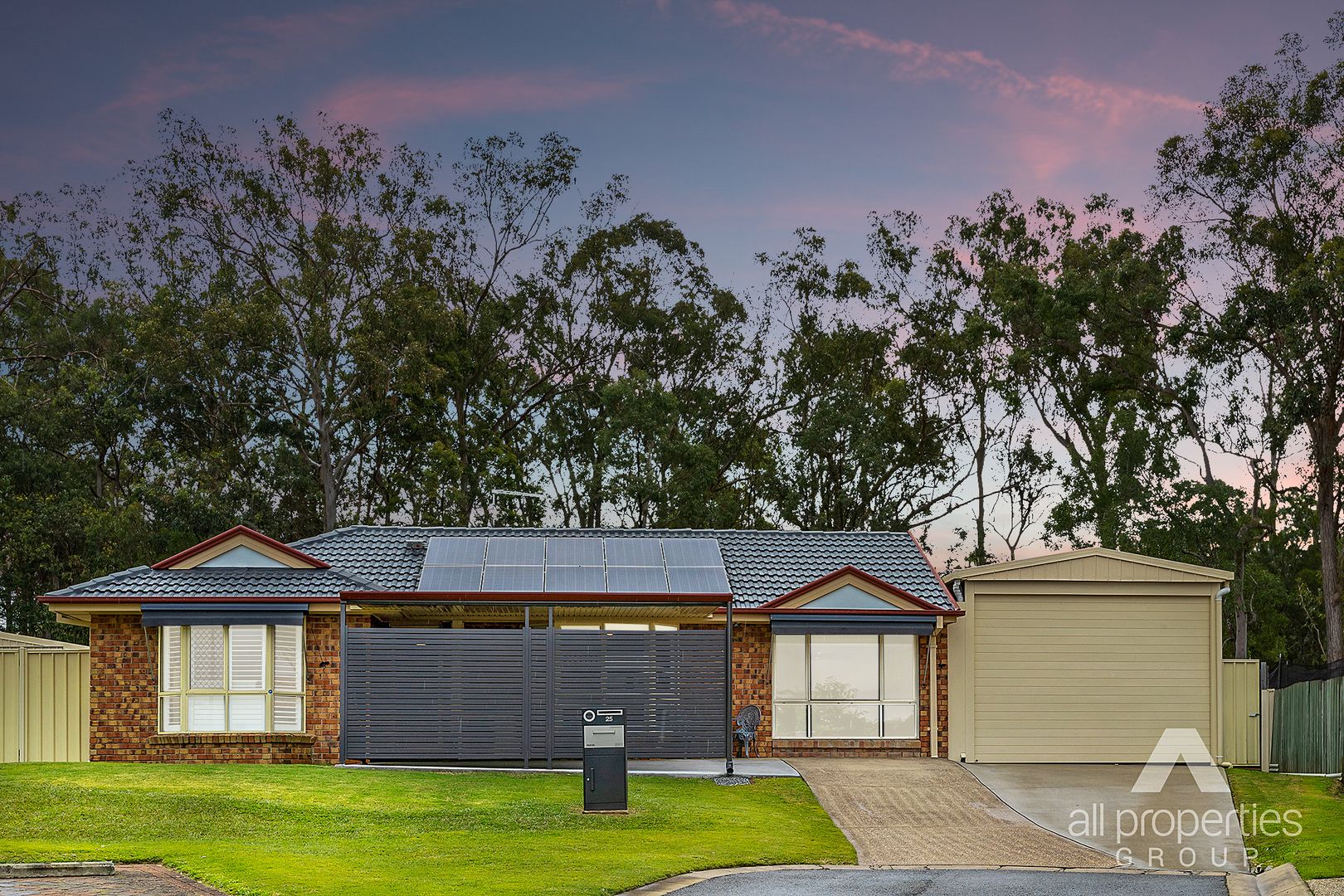 25 Park Close, Hillcrest QLD 4118