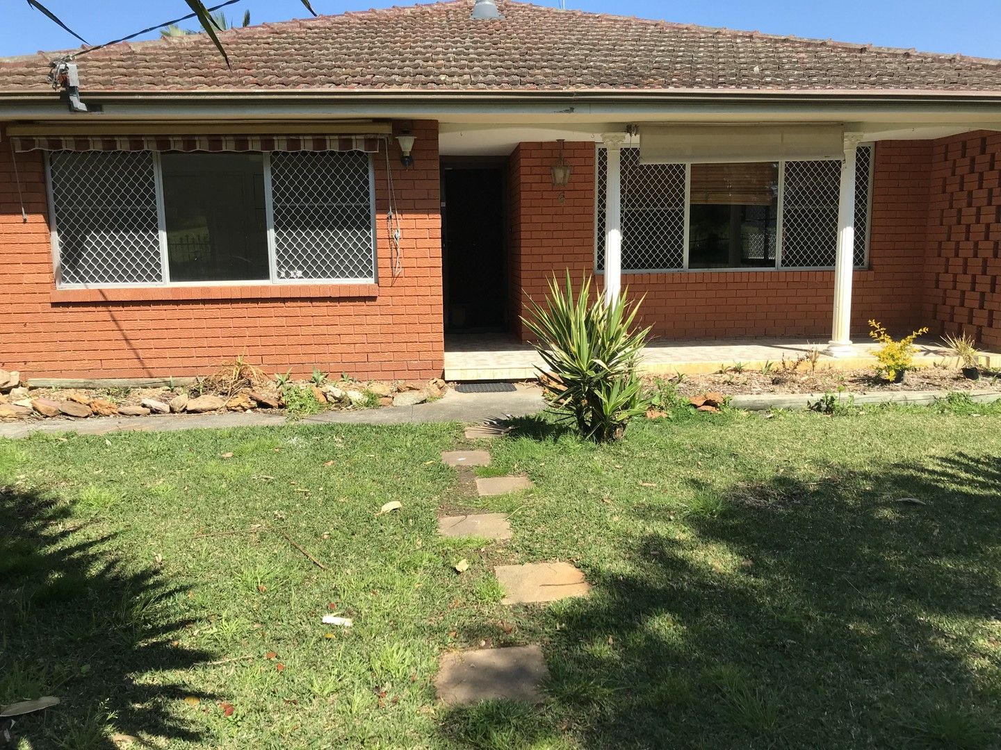 2 bedrooms House in 6 Erina Ave WOY WOY NSW, 2256