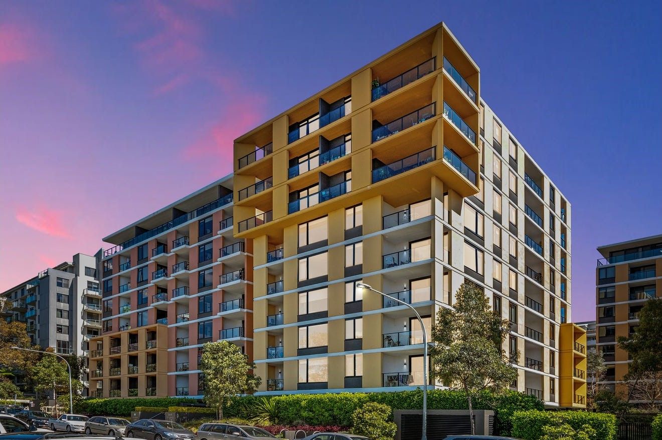2 bedrooms Apartment / Unit / Flat in 810/21-37 Waitara Ave WAITARA NSW, 2077