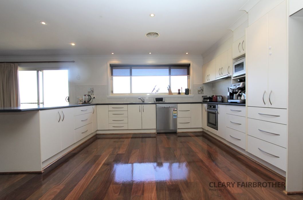 3 Ironbark Close, Kelso NSW 2795, Image 2