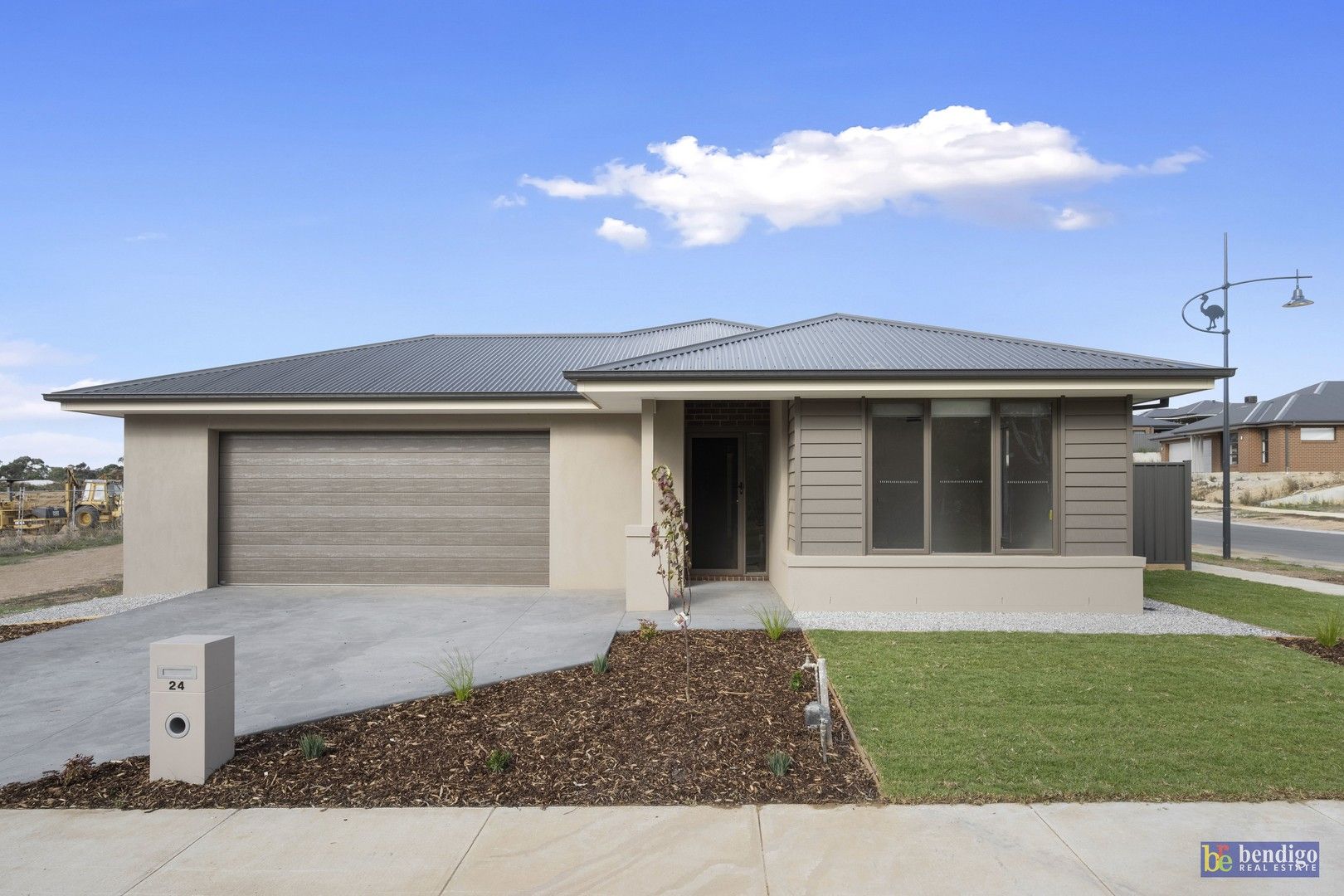 4 bedrooms House in 24 Karndeli Promenade STRATHFIELDSAYE VIC, 3551