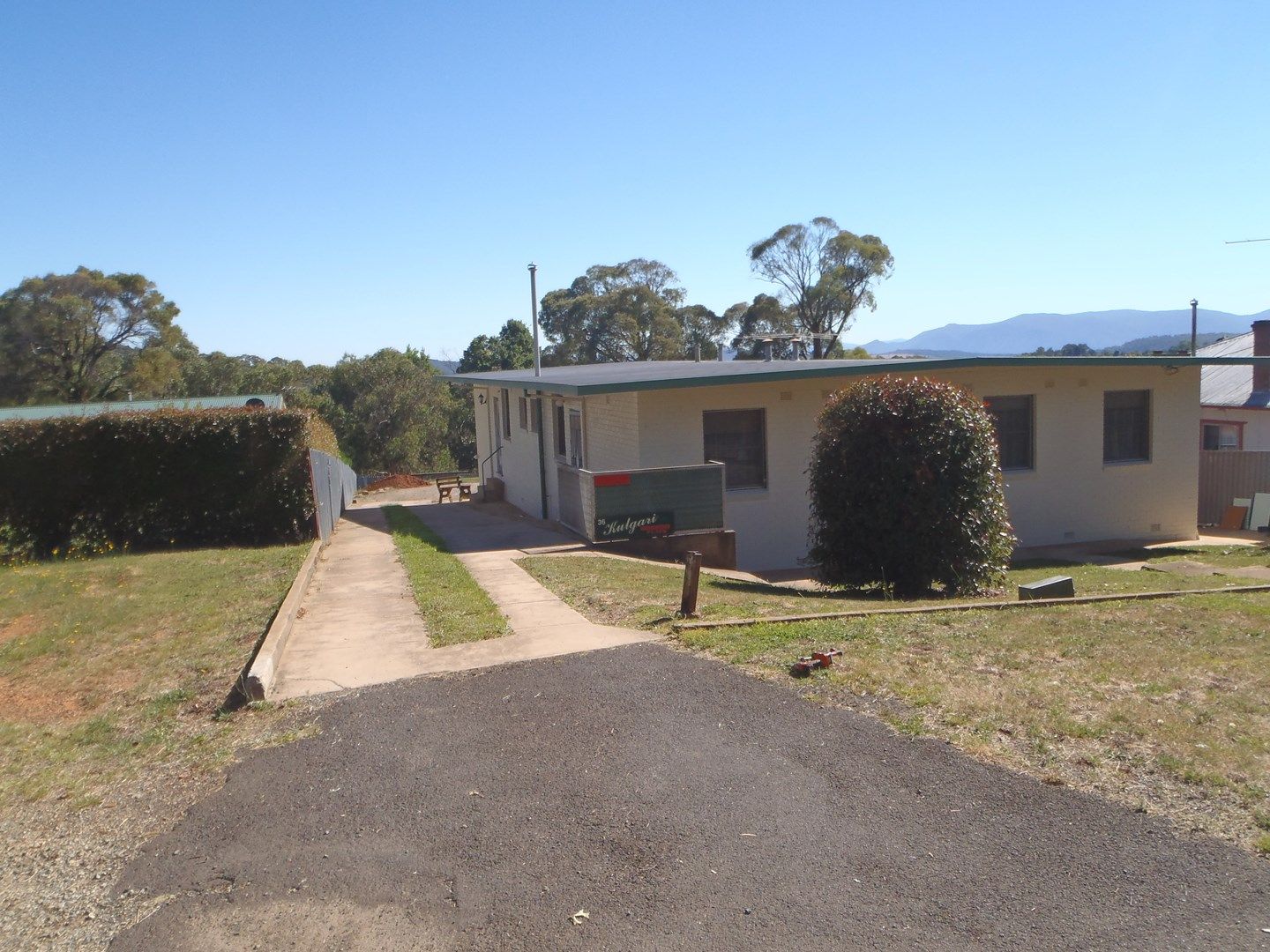2 bedrooms Apartment / Unit / Flat in 1/36 Bartoman Street BATLOW NSW, 2730