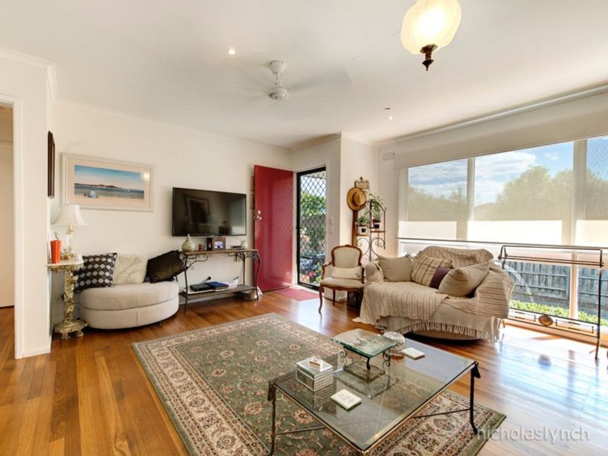 2/18 Lucerne Avenue, Mornington VIC 3931, Image 0