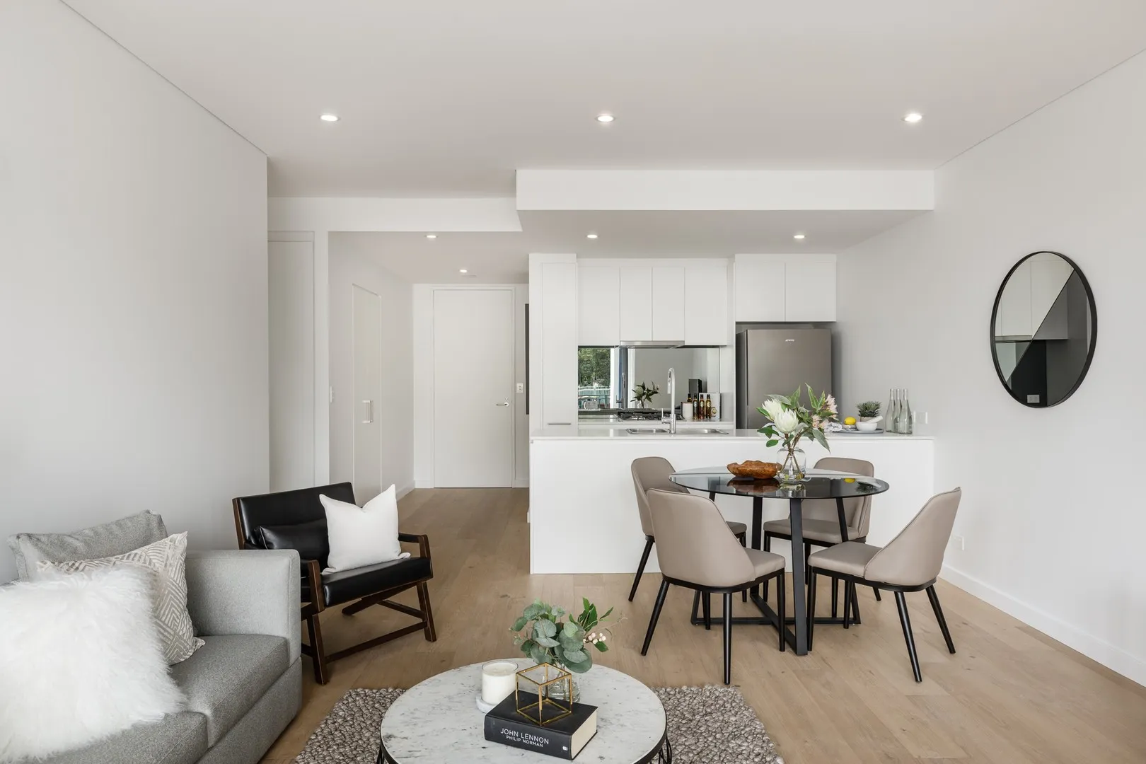 Apartment in Sydney, St Leonards - View 4