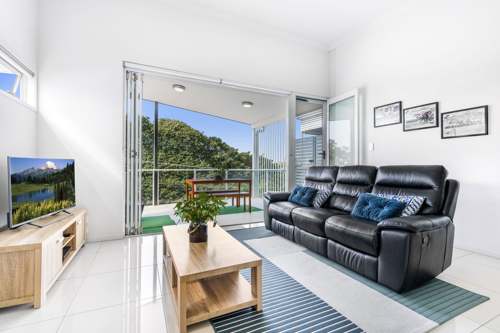 8/15 Fox Street, Wynnum QLD 4178, Image 2