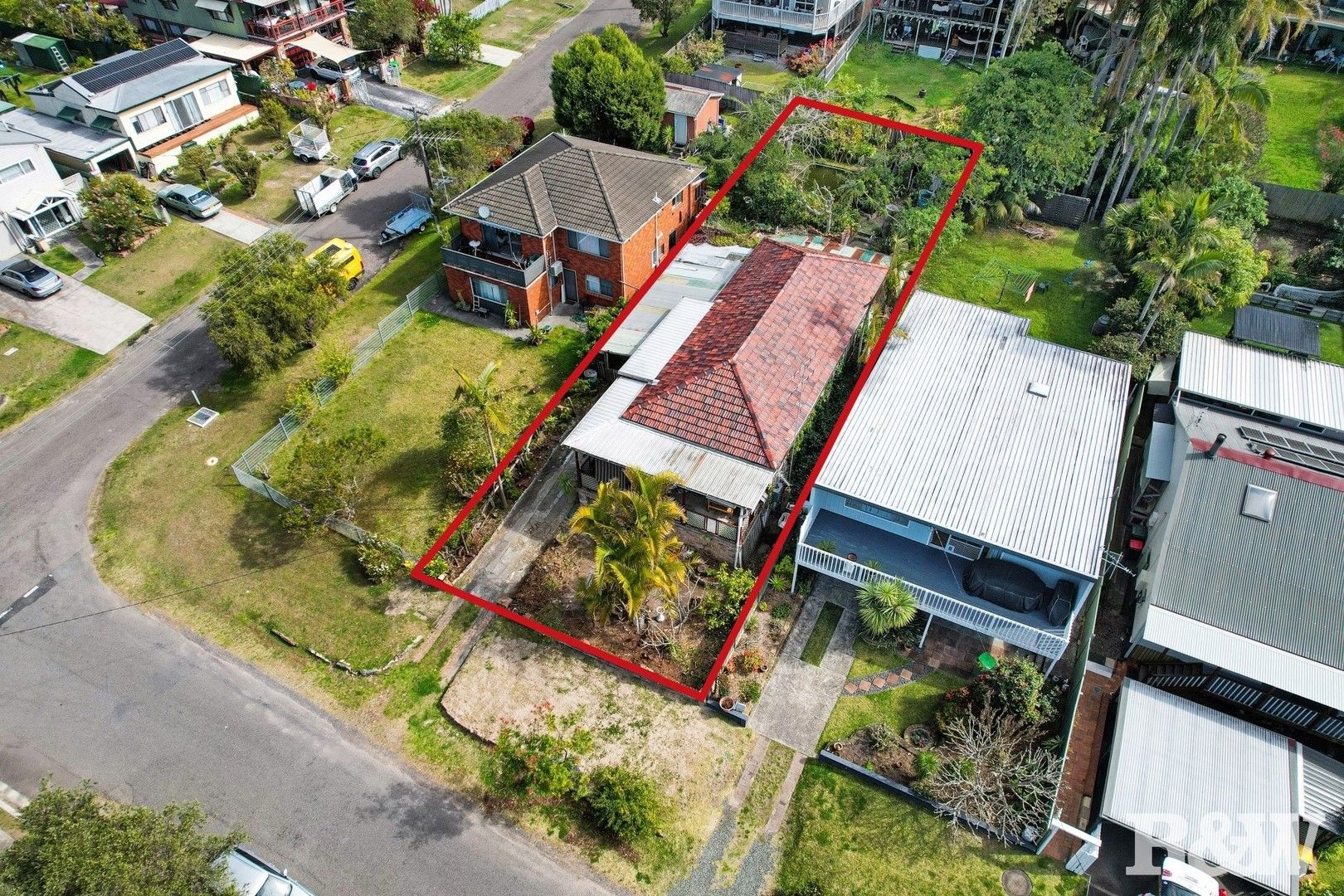 31 Nioka Avenue, Point Clare NSW 2250, Image 0