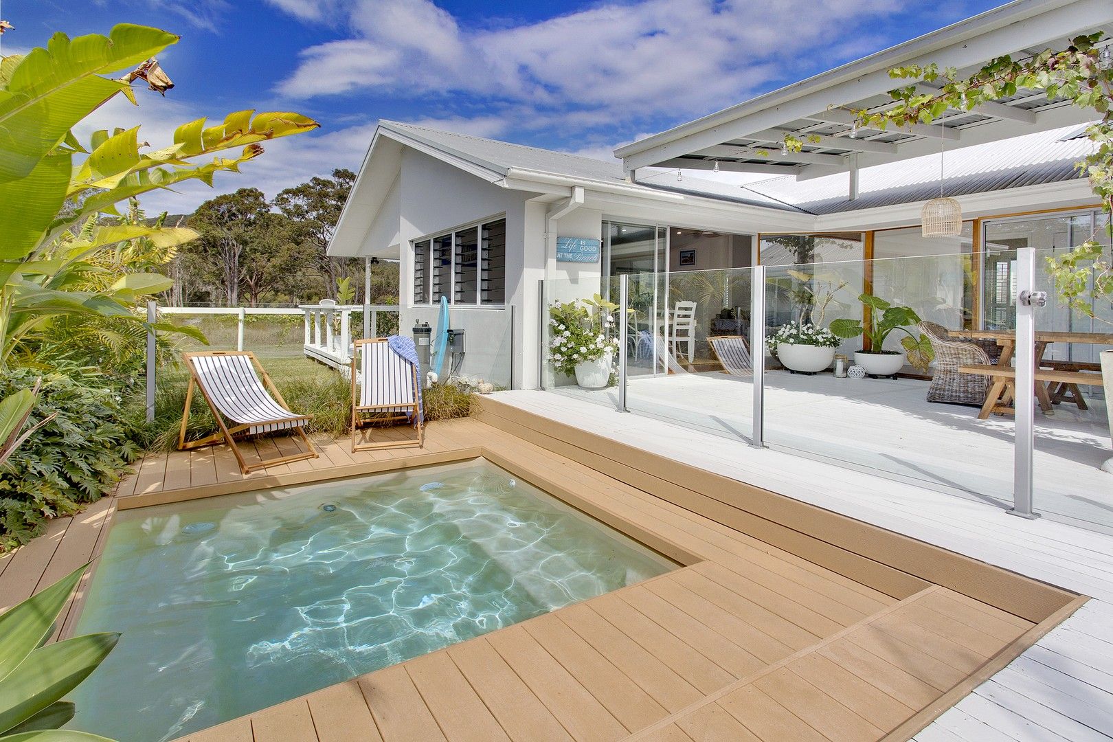 18 Waianbar Avenue, South West Rocks NSW 2431, Image 0