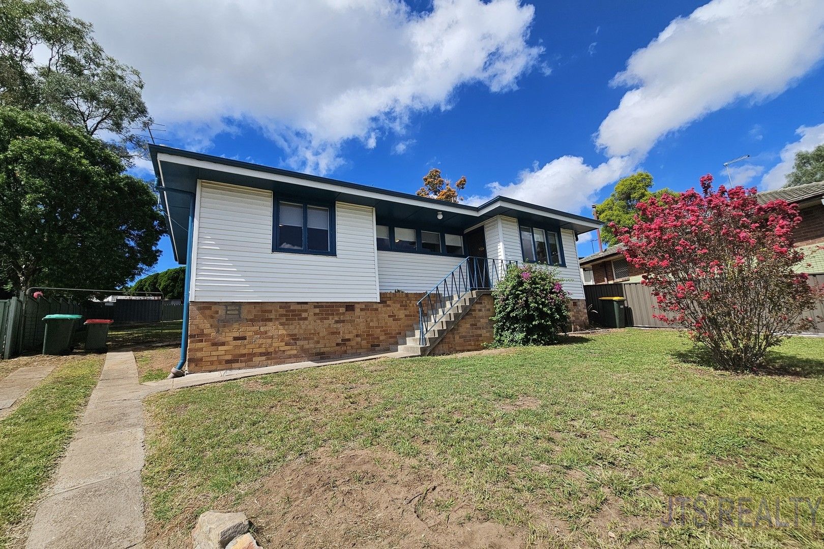 3 bedrooms House in 11 Tarakan Avenue MUSWELLBROOK NSW, 2333