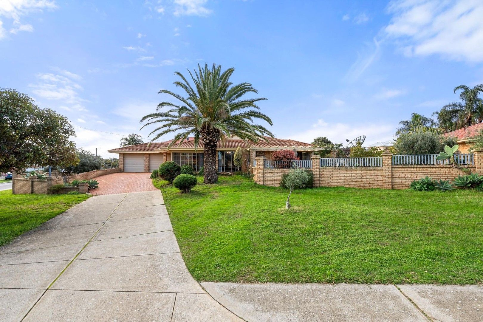 4 bedrooms House in 92 Jean Street BEACONSFIELD WA, 6162