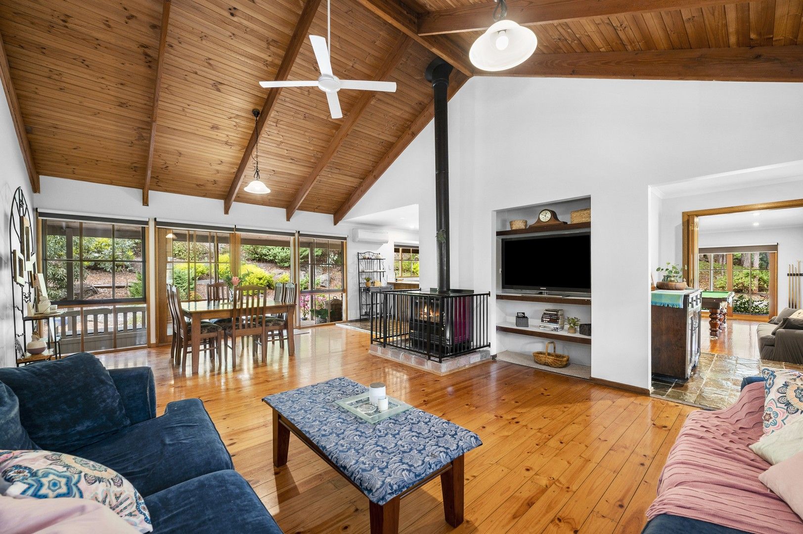 16 Vista Court, Heathcote Junction Property History & Address