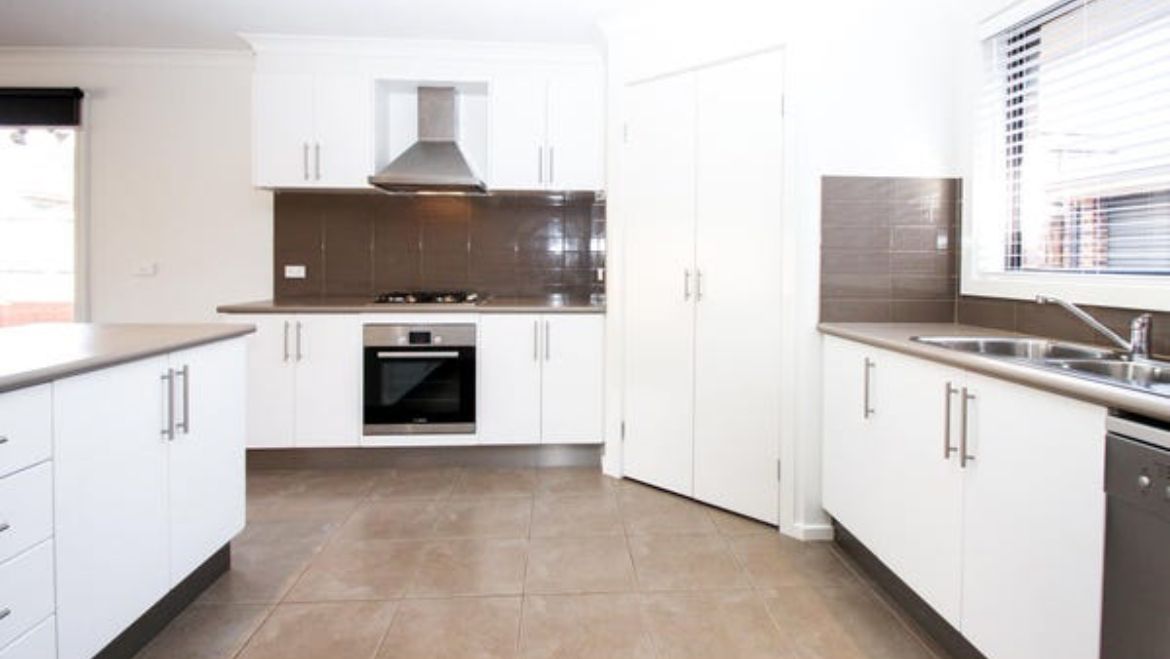 22 Grange Drive, Broadford VIC 3658 House For Rent 520 Domain