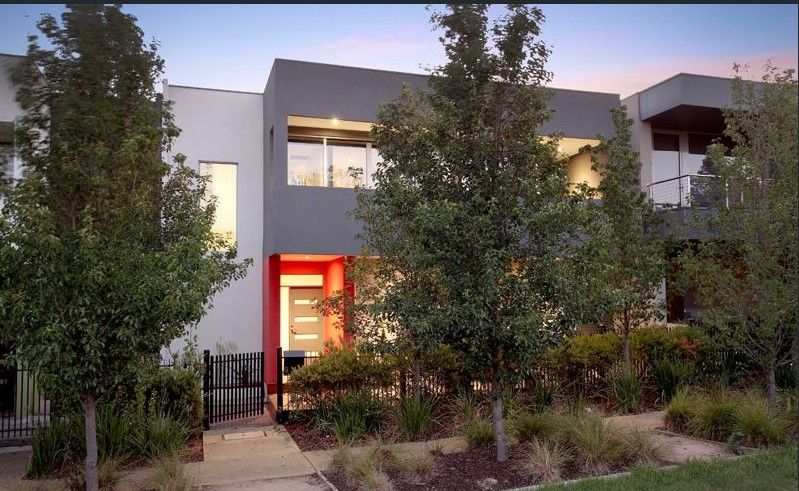 5 bedrooms House in 9 Coppin Lane CAROLINE SPRINGS VIC, 3023