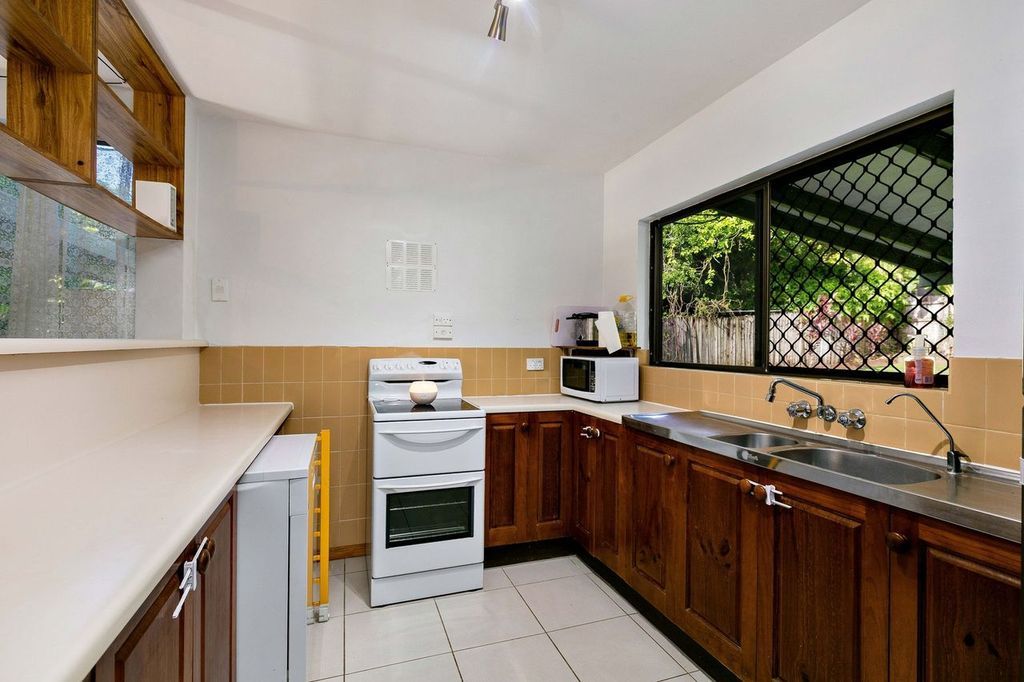 1/7 Talasea Street, Trinity Beach QLD 4879, Image 2