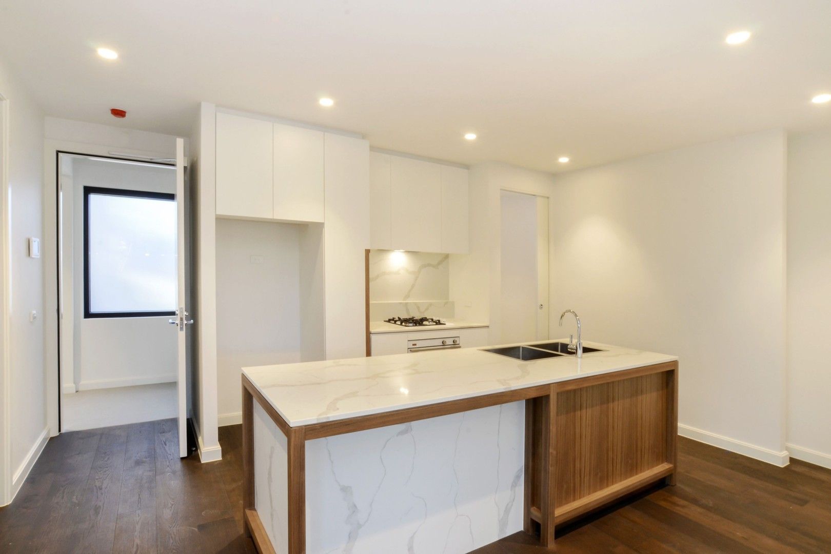 2 bedrooms Apartment / Unit / Flat in 4/616 Malvern Road PRAHRAN VIC, 3181