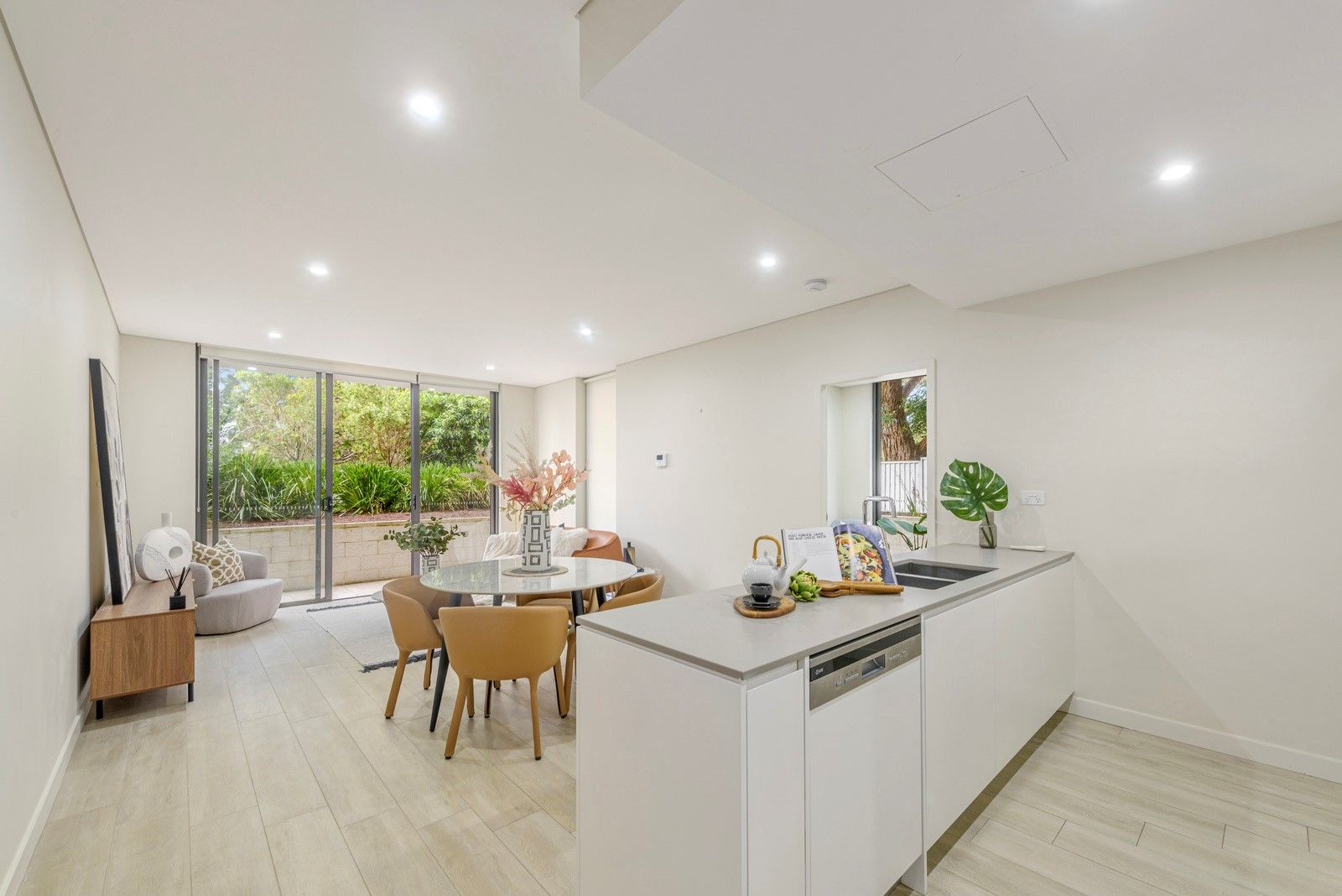 3 bedrooms Apartment / Unit / Flat in G0.8/320 Taren Point Road CARINGBAH NSW, 2229