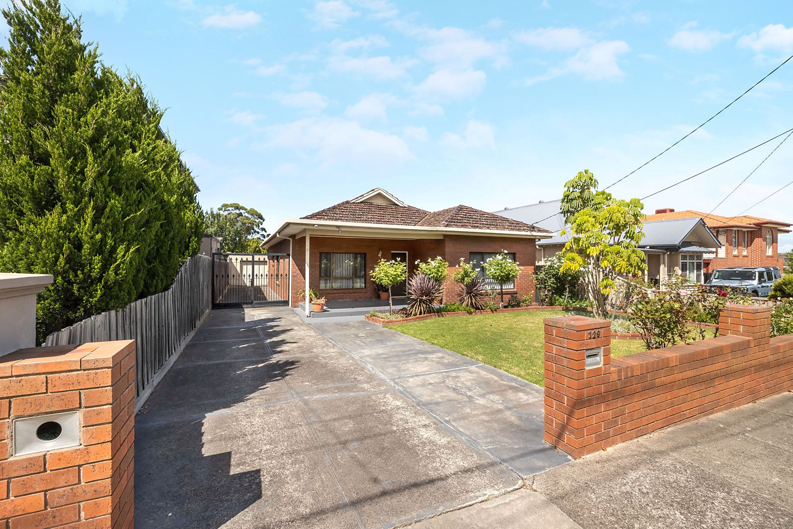 3 bedrooms House in 129 Essex Street PASCOE VALE VIC, 3044