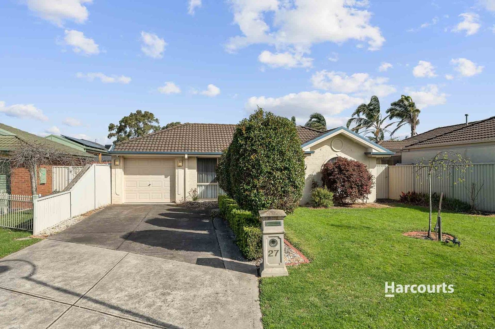 4 bedrooms House in 27 Ashwood Grove PAKENHAM VIC, 3810
