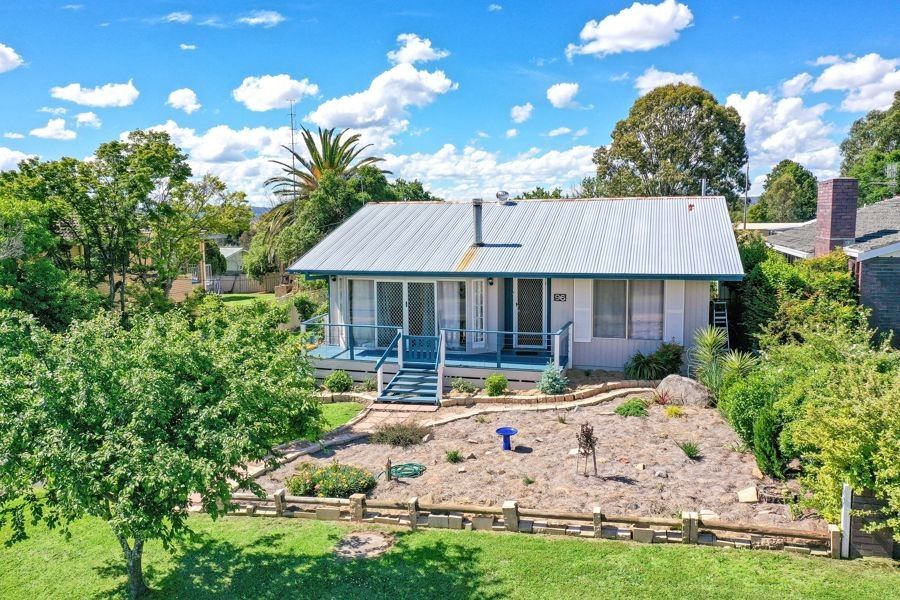 96 Martin Street, Tenterfield NSW 2372, Image 0