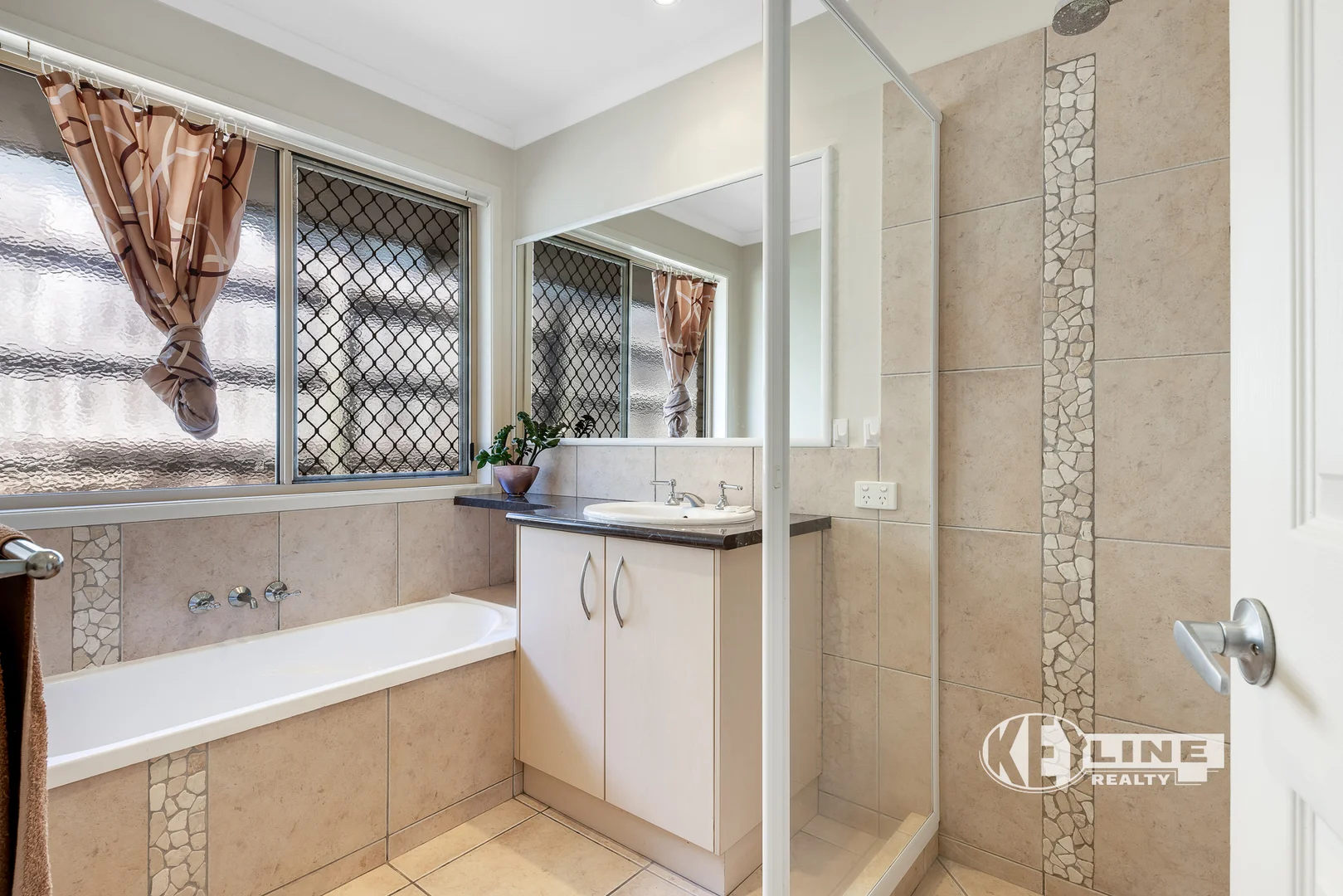 Additional image 15 of 22 Potoroo Place, Burnside QLD 4560