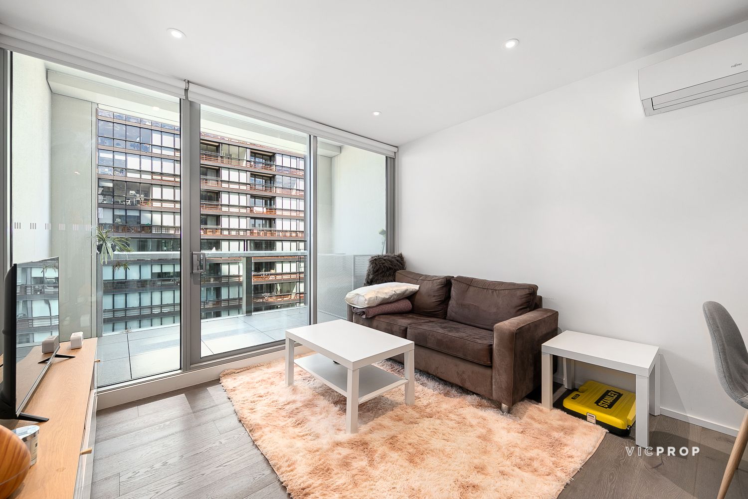 1502W/888 Collins Street, Docklands VIC 3008, Image 2