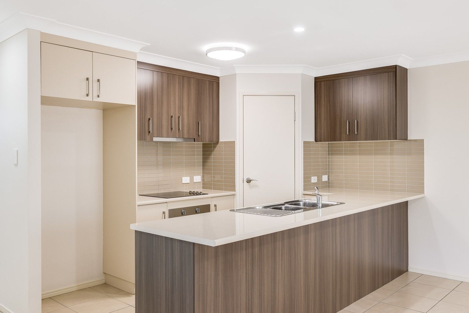 3 bedrooms Apartment / Unit / Flat in 2/2 Carlin Street GLENVALE QLD, 4350