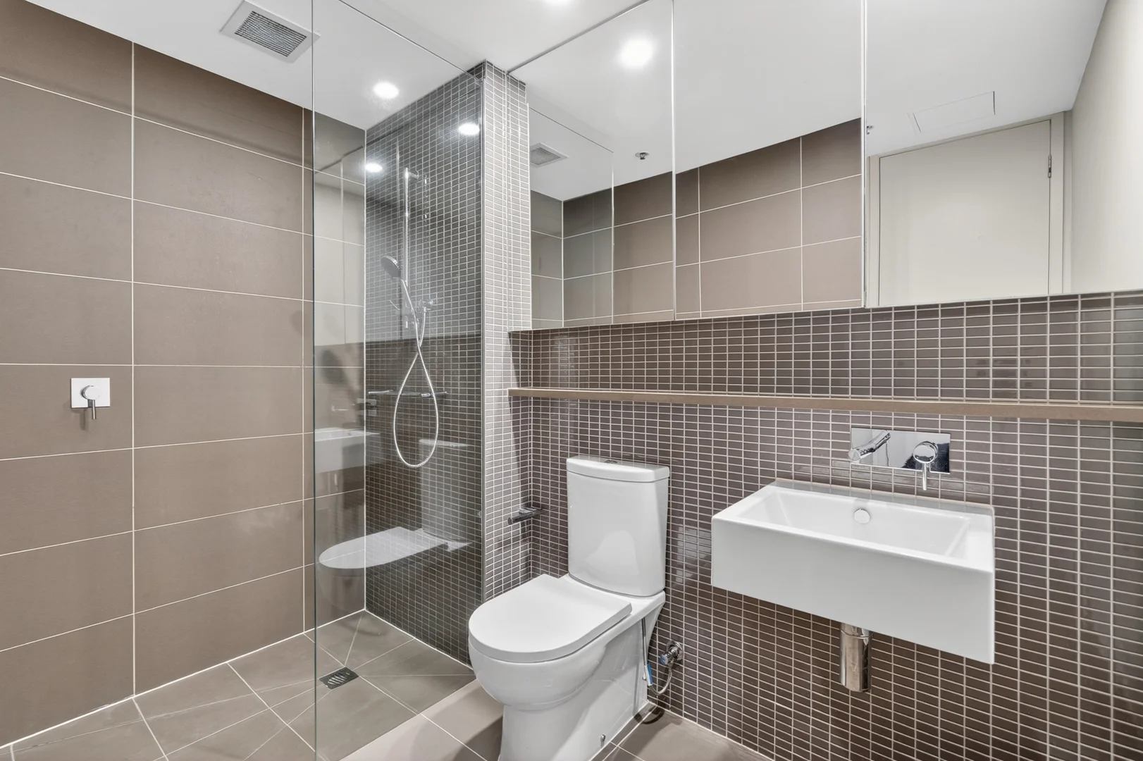 Additional image 6 of 704/70 Queens Road, Melbourne VIC 3004