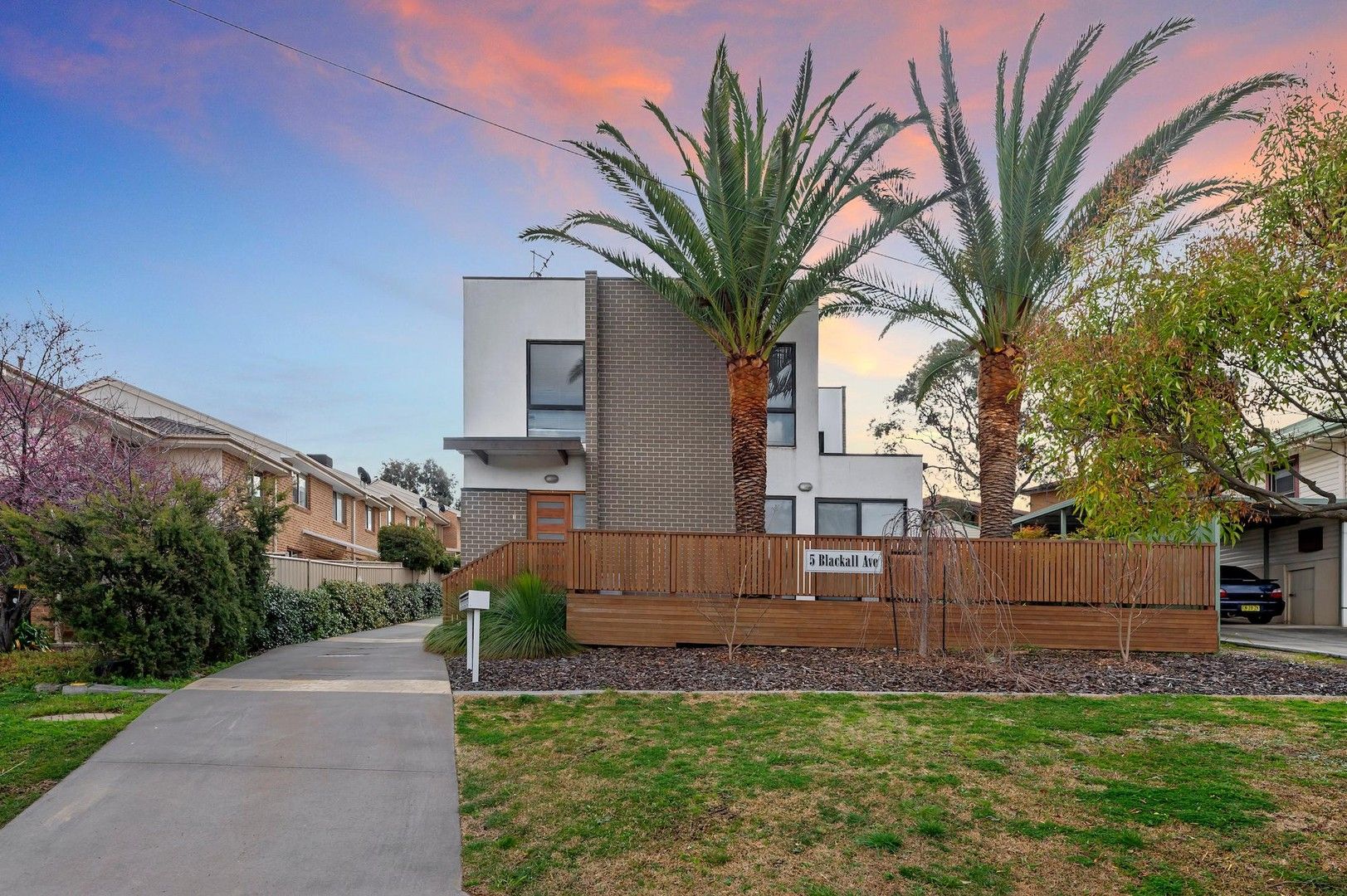 3 bedrooms Townhouse in 1/5 Blackall Avenue CRESTWOOD NSW, 2620