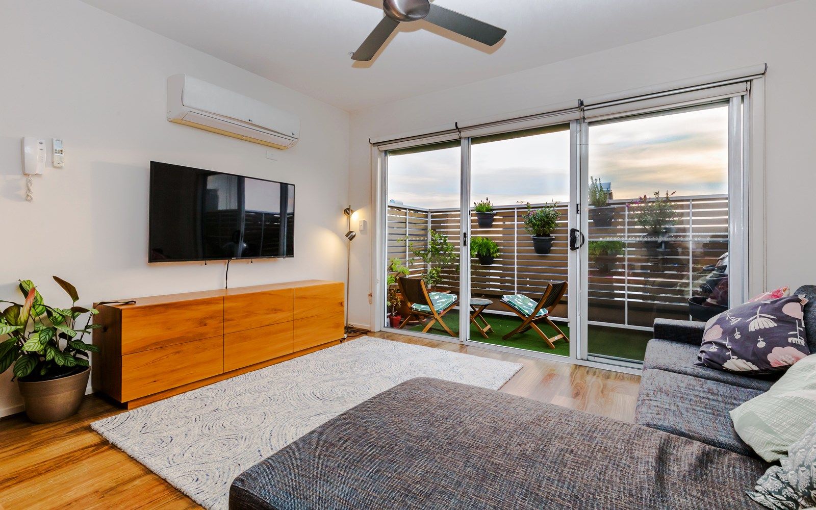 14/23 Pickett Street, Footscray VIC 3011, Image 2