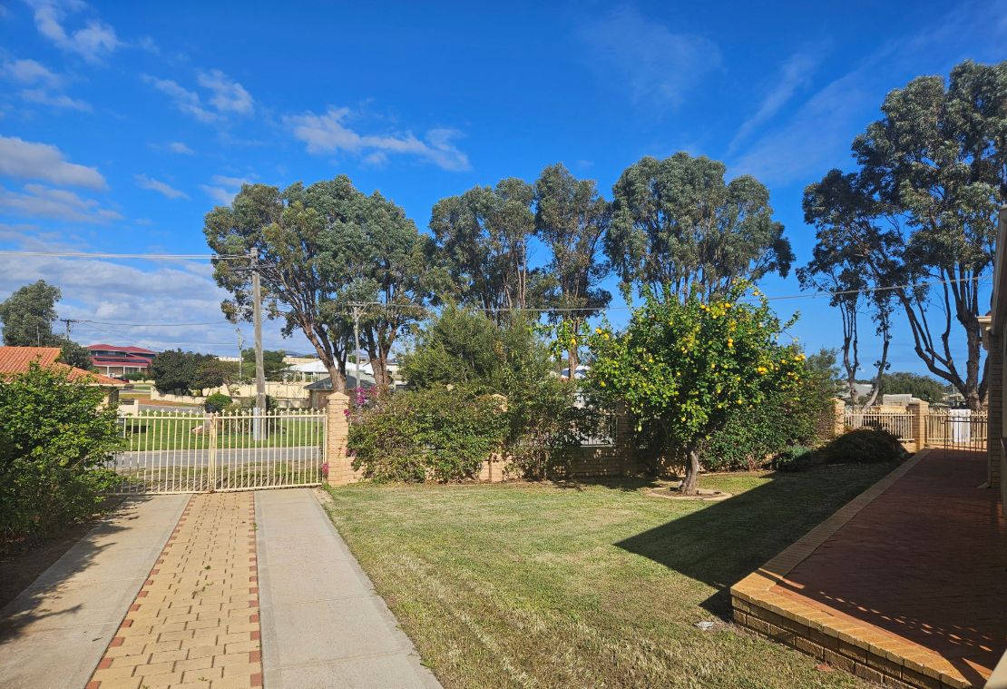 4 bedrooms House in 12 Dawson Avenue PORT DENISON WA, 6525