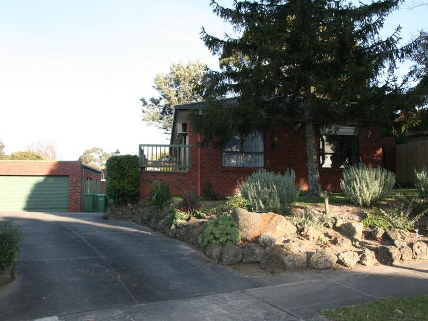 3 bedrooms House in 15 The Ridgeway PAKENHAM VIC, 3810
