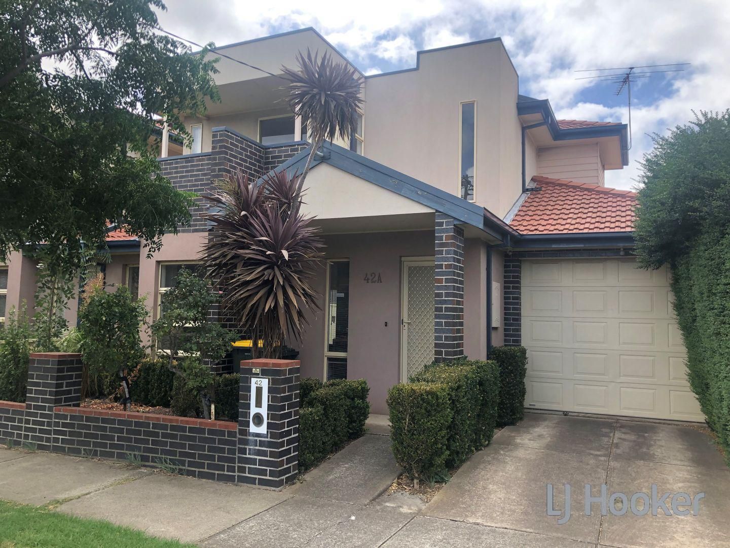 42a Maddox Road, Newport VIC 3015 Townhouse For Rent 495 Domain