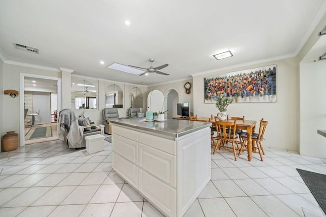 Picture of 6 Basalt Place, CARINE WA 6020