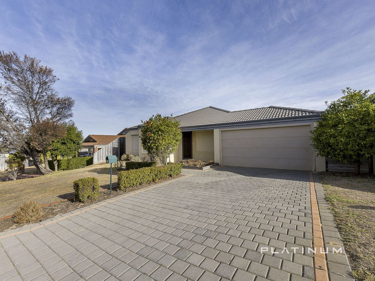 4 bedrooms House in 40 Mowbray Square CLARKSON WA, 6030