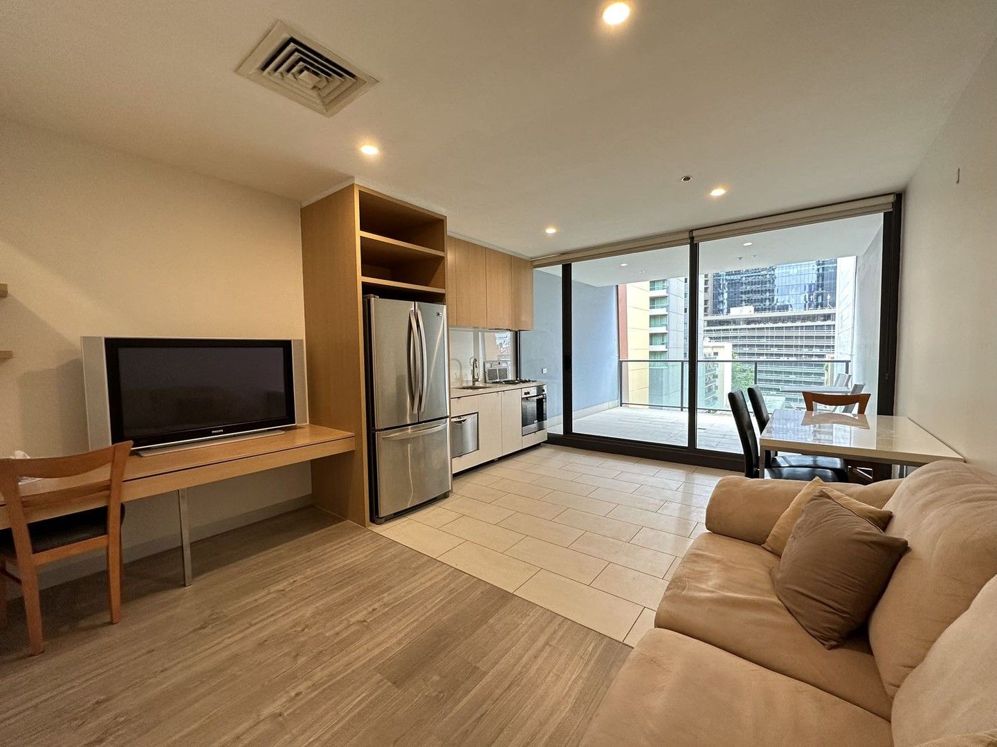 2 bedrooms Apartment / Unit / Flat in 810/555 Flinders Street MELBOURNE VIC, 3000