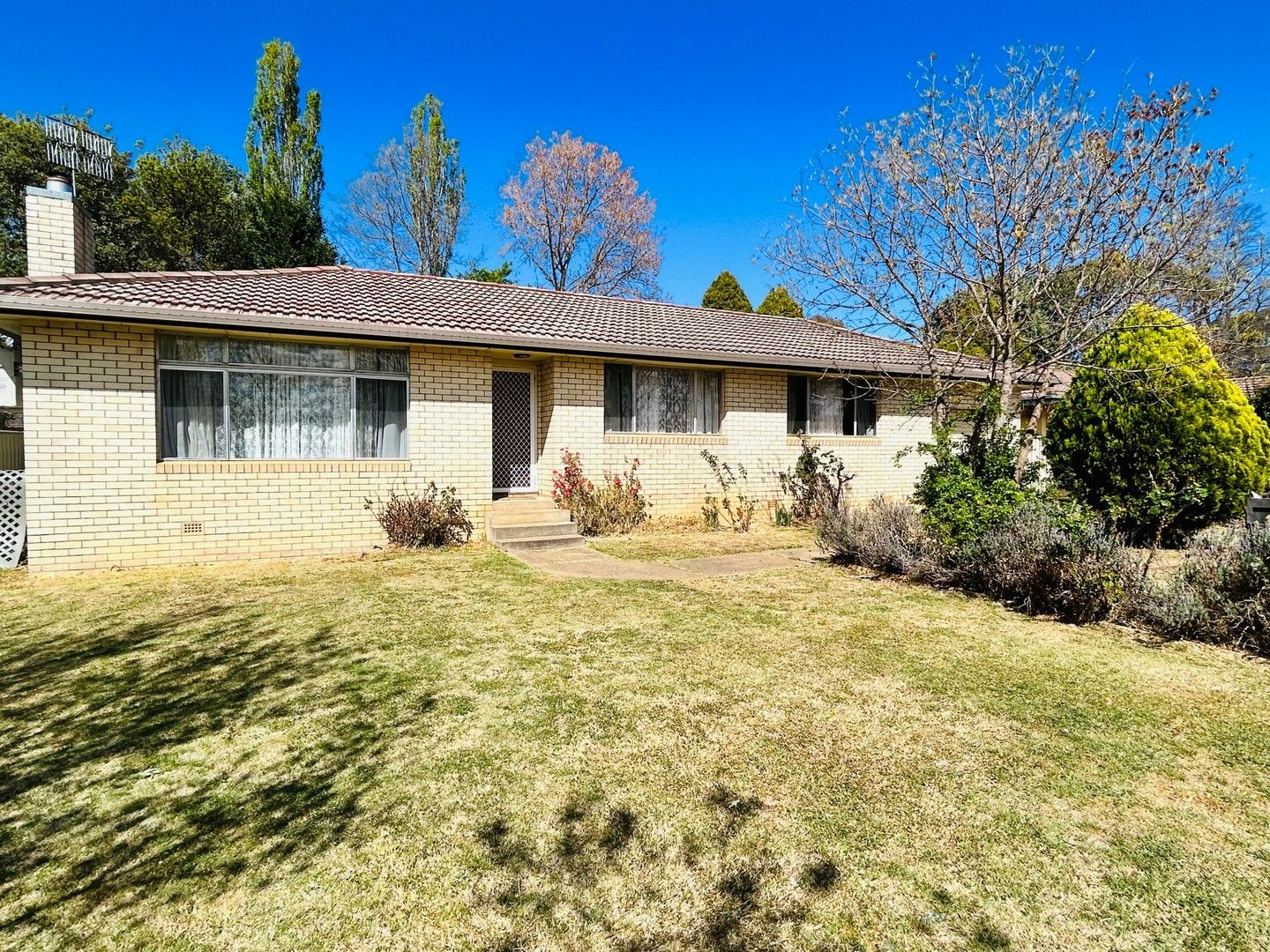 3 bedrooms House in 16 Bowman Avenue ARMIDALE NSW, 2350