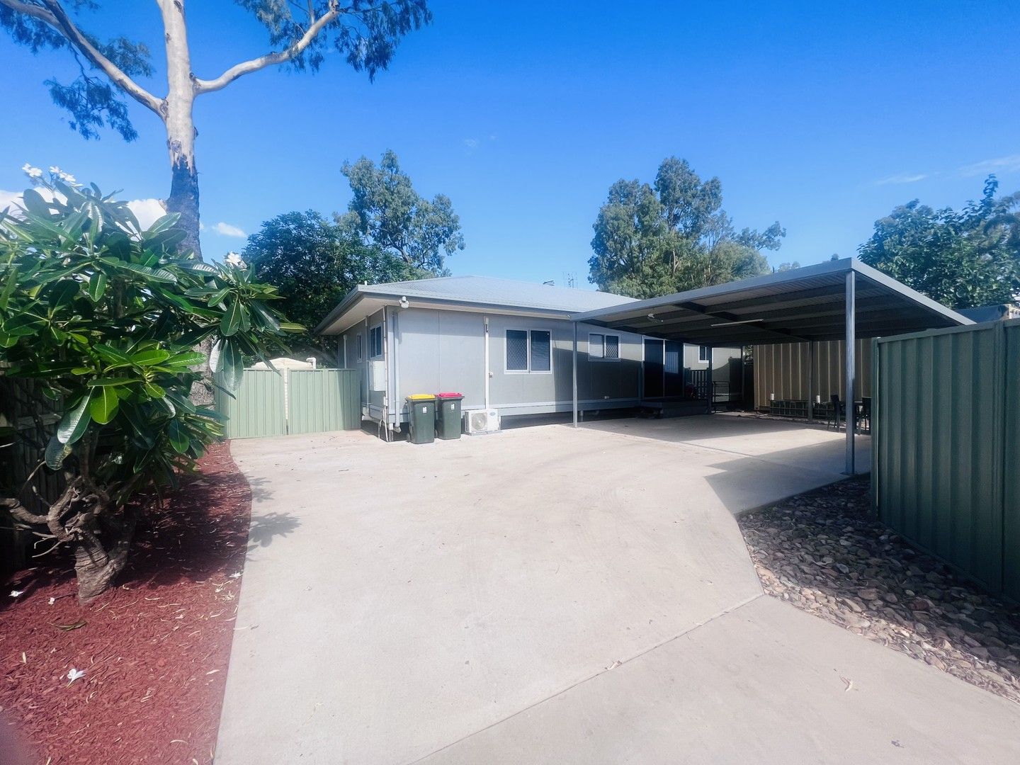 4 bedrooms House in 10B Watkins Street MORANBAH QLD, 4744