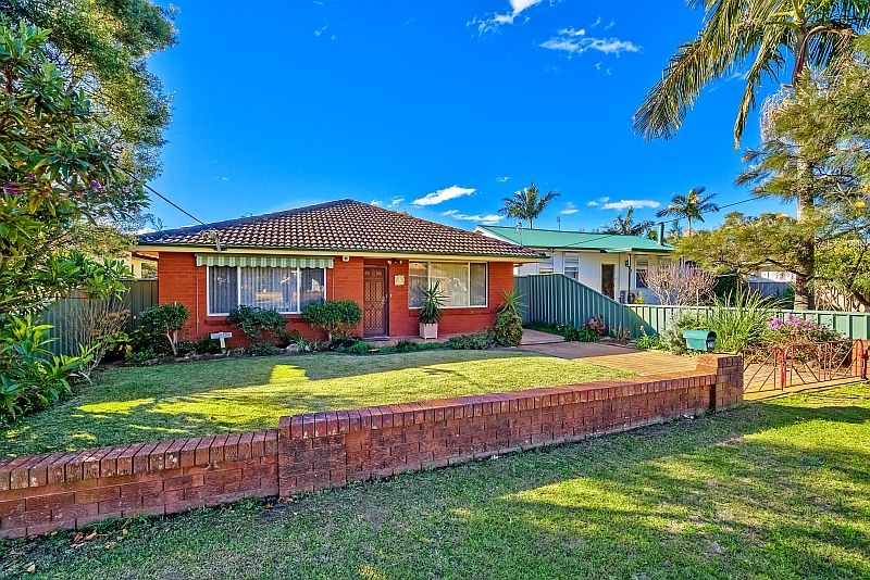 3 bedrooms House in 23 Pozieres Avenue UMINA BEACH NSW, 2257