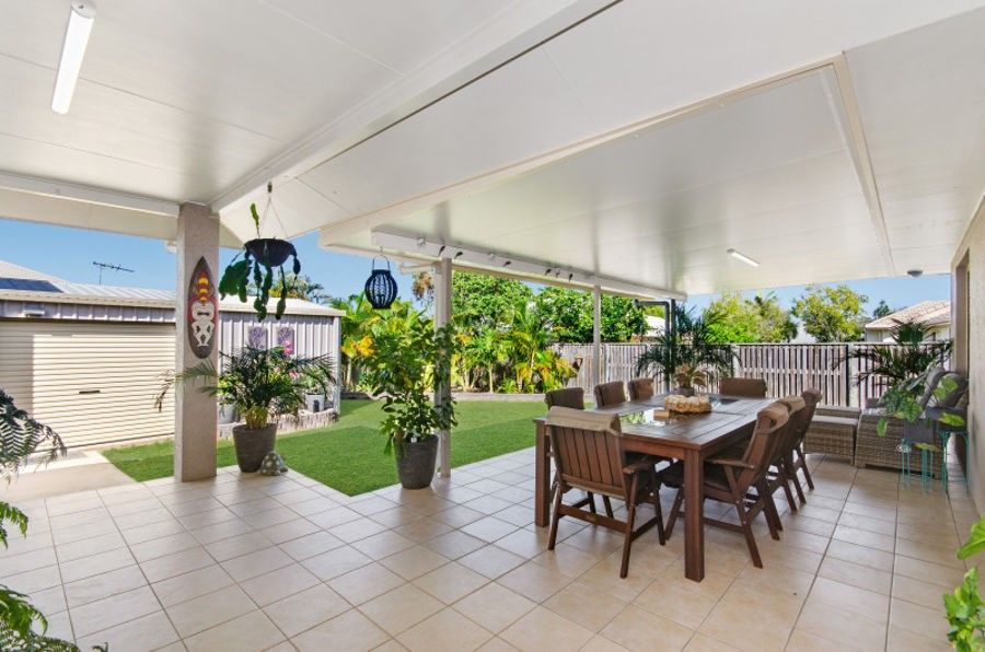 6 Woodwark Drive, Bushland Beach QLD 4818, Image 2