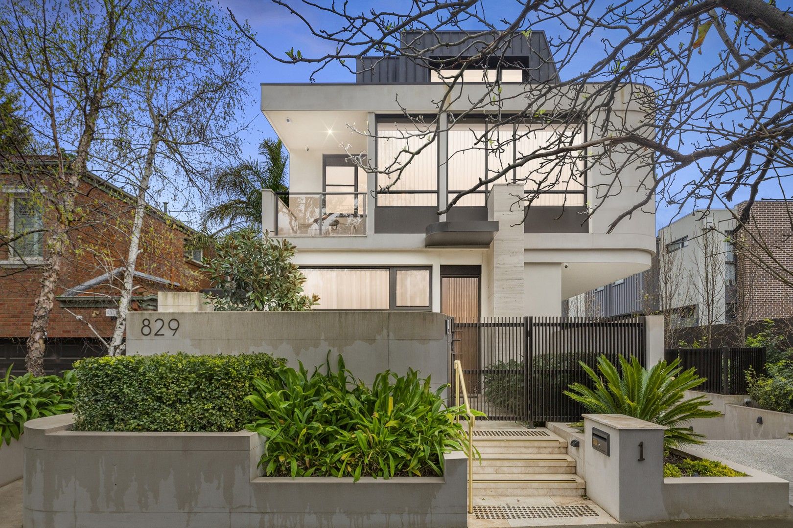 3 bedrooms Apartment / Unit / Flat in 1/829 High Street KEW EAST VIC, 3102