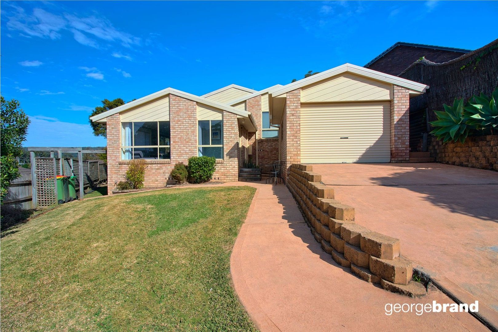 4 bedrooms House in 6 Tamarisk Place WYOMING NSW, 2250