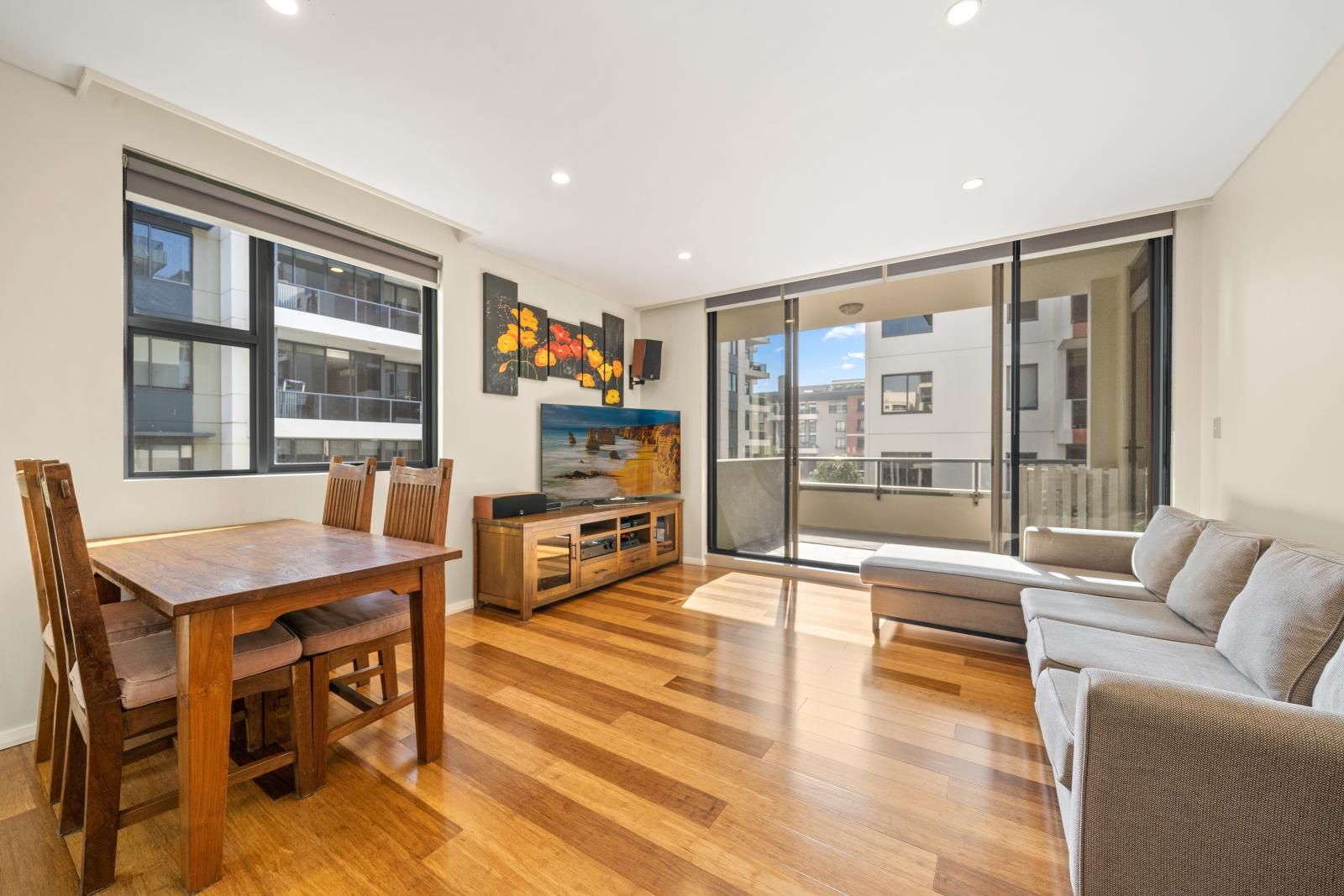 3 bedrooms Apartment / Unit / Flat in 635/28 Danks Street WATERLOO NSW, 2017