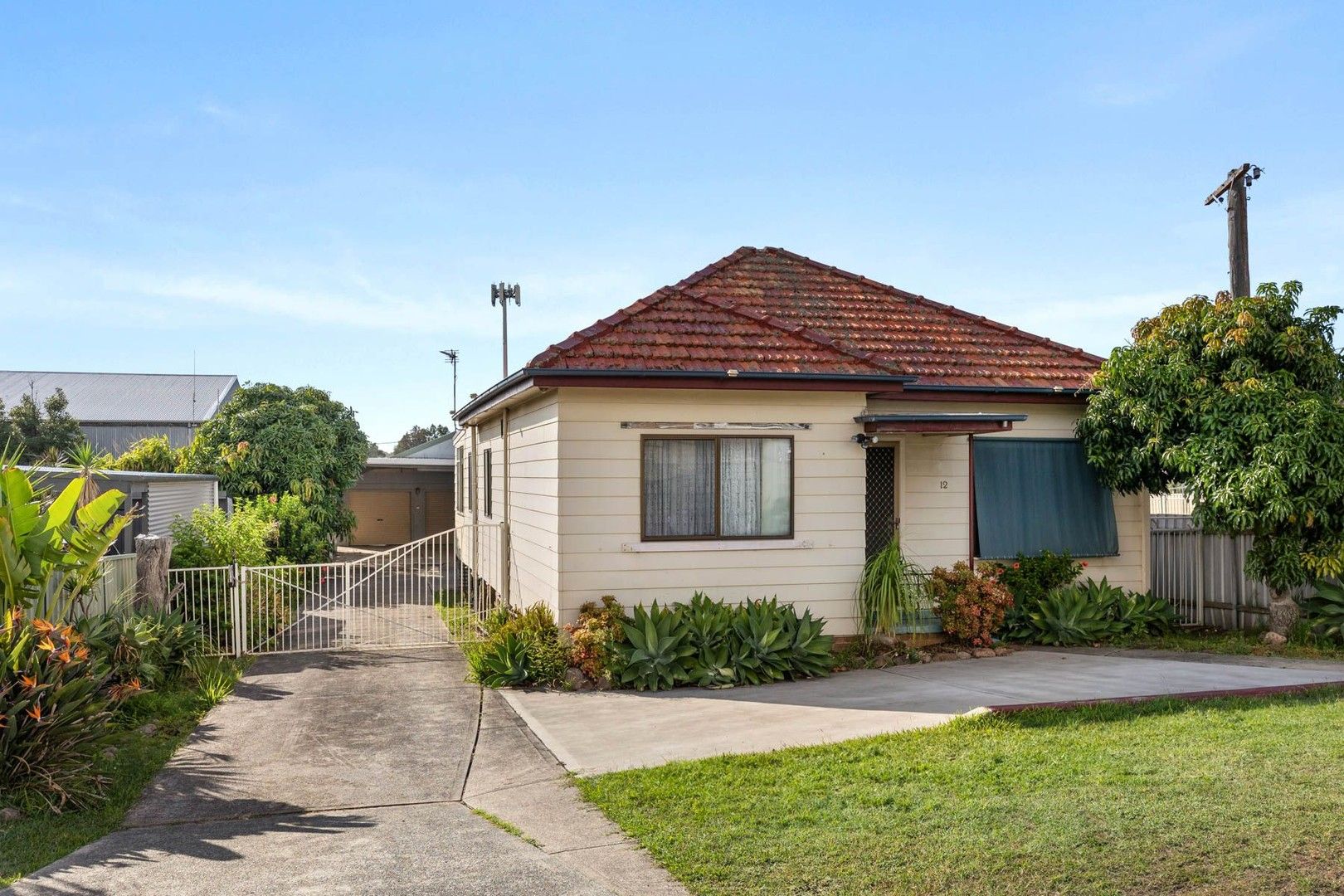 12 Bluebell Street, Belmont NSW 2280, Image 0