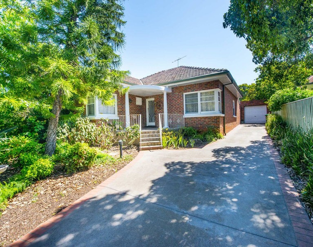 6 Cranwell Avenue, Strathmore VIC 3041