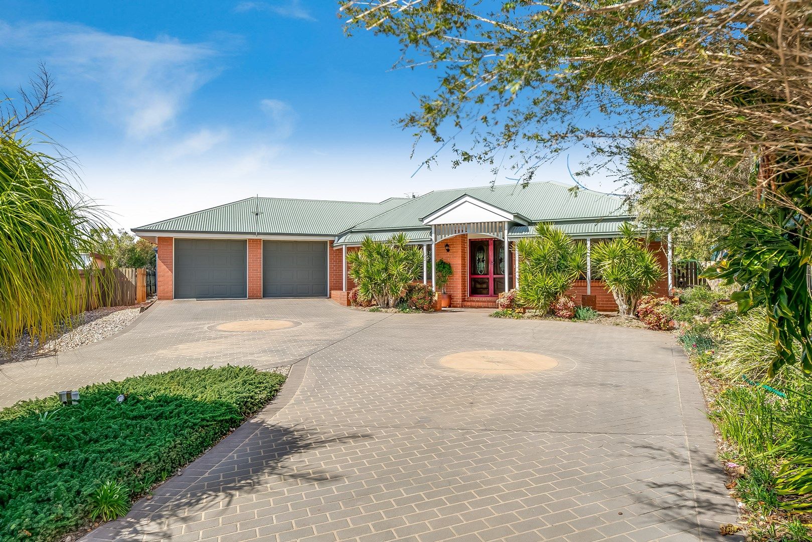 6 Cranborne Close, Middle Ridge QLD 4350, Image 0