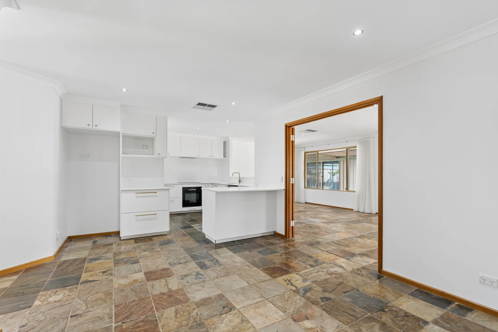Additional image 3 of 11 Bilby Place, Gosnells WA 6110