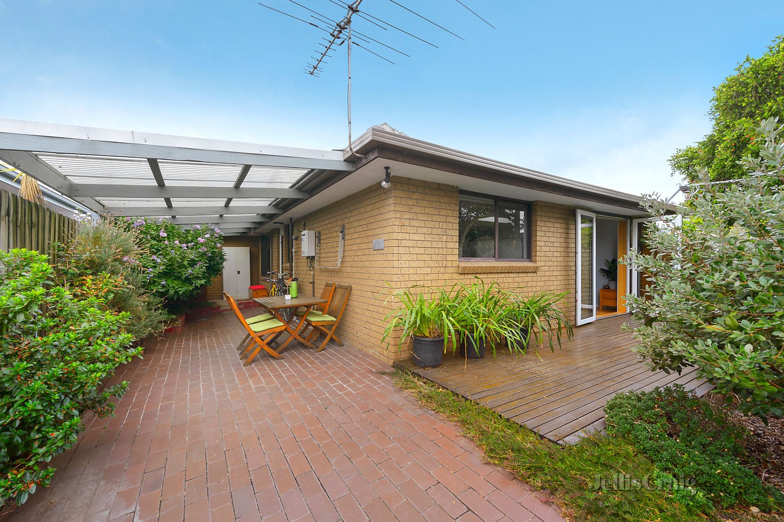 1/16 Lyndhurst Crescent, Brunswick East VIC 3057, Image 2