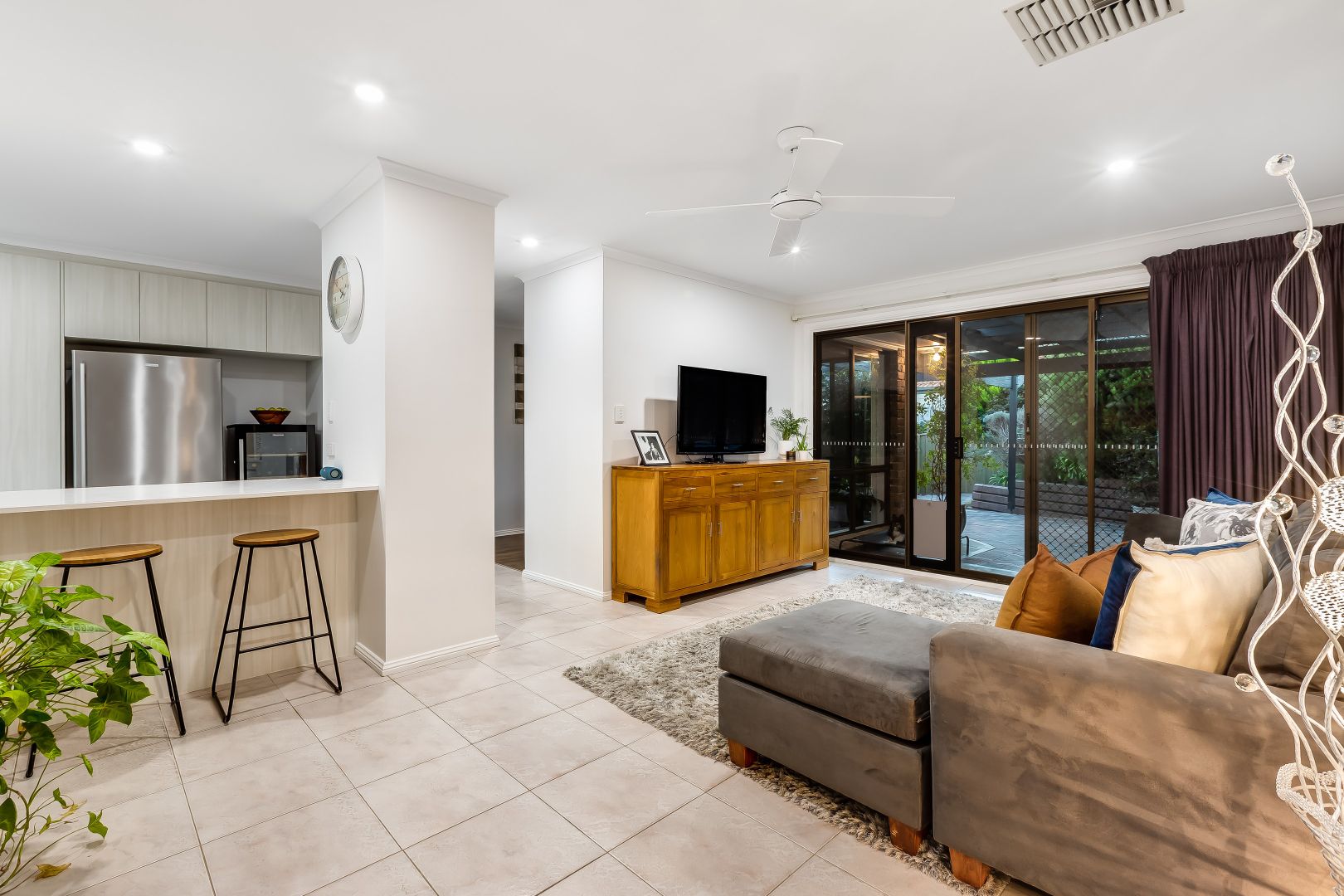 51 Tania Drive, Aberfoyle Park SA 5159, Image 2